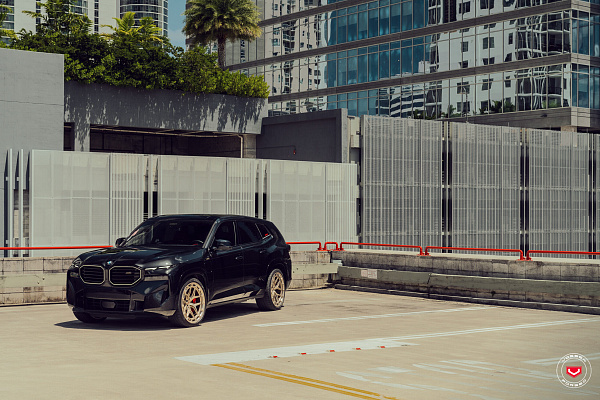 Фото дисков Vossen LC3-01 Глянцевое золото на BMW XM