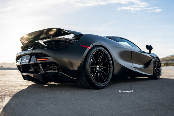 Фото дисков HRE P104SC Черный глянец на McLaren 720S