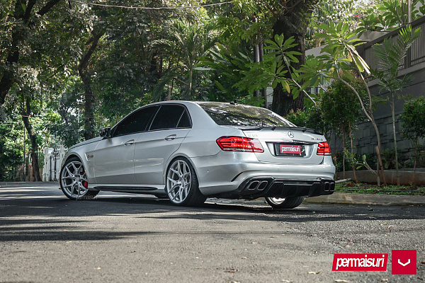 Фото дисков Vossen HF-5 Серебро на Mercedes-Benz E-Class (W212, S212, C207)