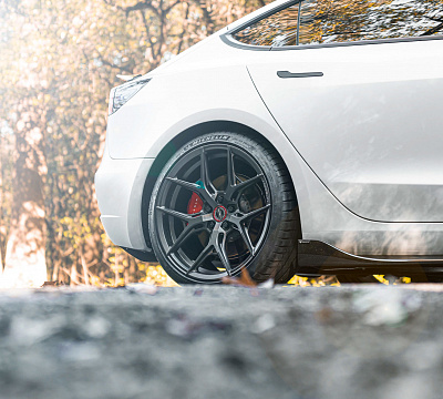 Фото дисков Vossen HF-5 на Tesla Model 3