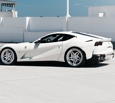 Фото дисков Anrky S3-X3 на Ferrari 812