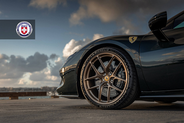 Фото дисков HRE R101 Lightweight Глянцевое темное золото на Ferrari 296