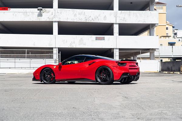Фото дисков Anrky S3-X3 Черный глянец на Ferrari 488
