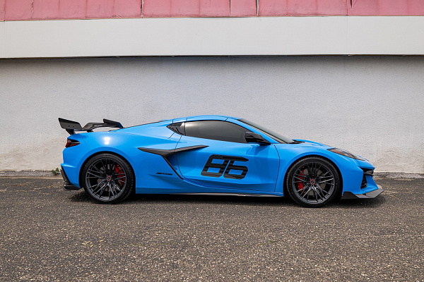 Фото дисков Brixton Forged FDE05 Черный сатин на Chevrolet Corvette C8