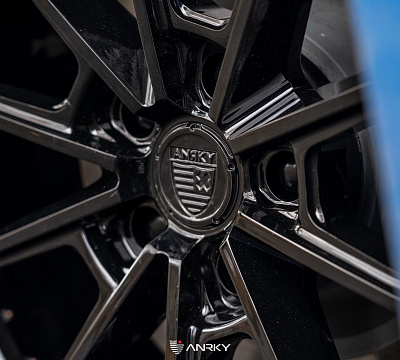 Фото дисков Anrky AN28 на Tesla Model S