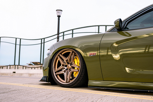 Фото дисков Asanti DUKE Глянцевое темное золото на Dodge Charger VII