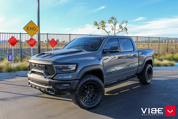 Фото дисков Vossen HFX-1 (6-Lug) Черный глянец на Ram 1500 V