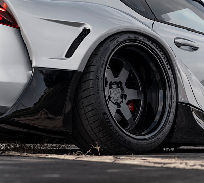Фото дисков Strasse Wheels S6 Competition на Toyota Supra A90