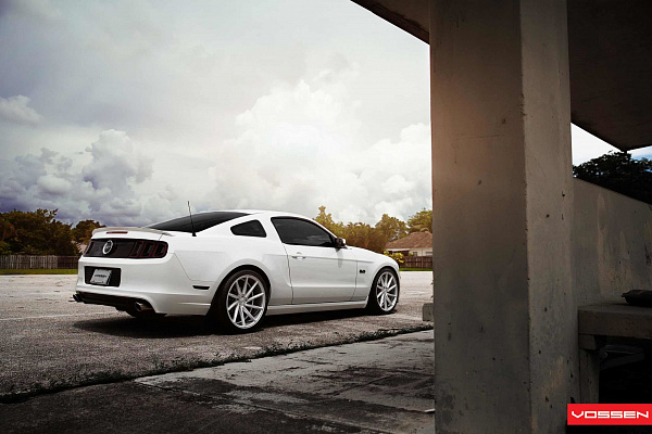 Фото дисков Vossen CVT Серебро на Ford Mustang V