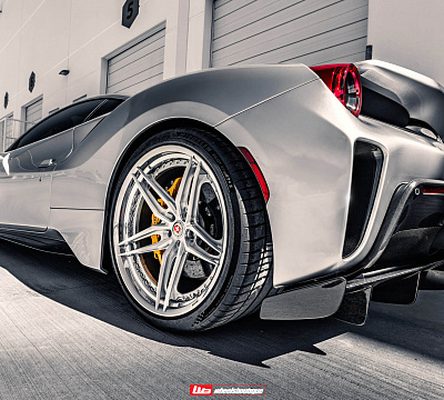 Фото дисков HRE S107SC на Ferrari 488