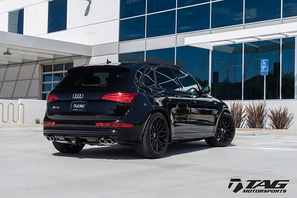 Фото дисков HRE 300M Черный сатин на Audi Q5 (8R)