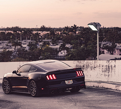 Фото дисков Vossen HF-2 на Ford Mustang VI