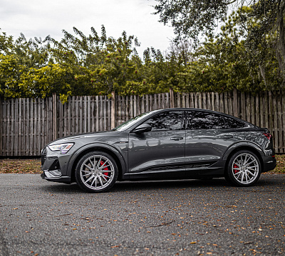 Фото дисков Vossen HF-4T на Audi E-tron