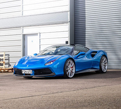 Фото дисков HRE P104SC на Ferrari 488