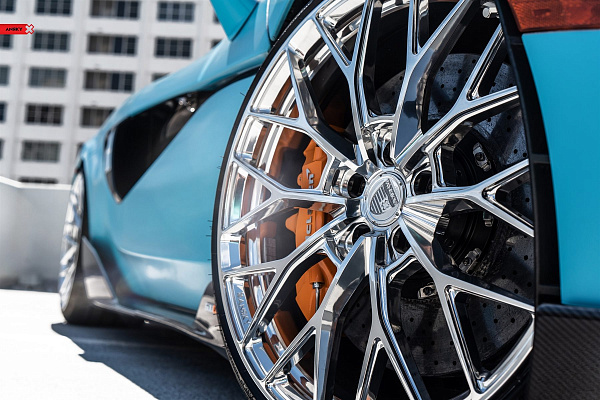 Фото дисков Anrky AN10 Полированный лак на McLaren 600