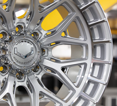 Vossen HFX-1 (8-Lug)