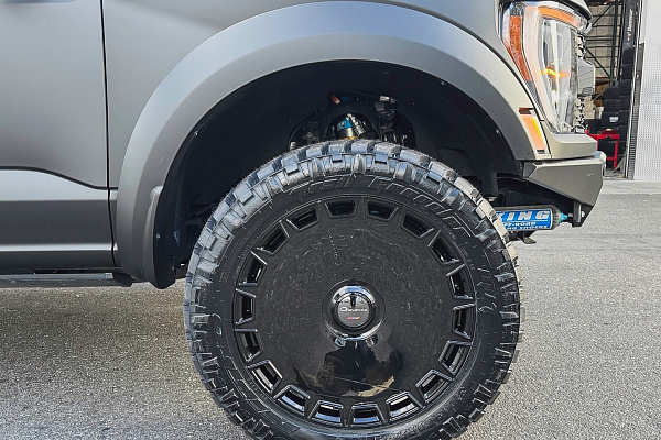 Фото дисков Giovanna Dicotto Черный глянец на Ford F-150 XIV