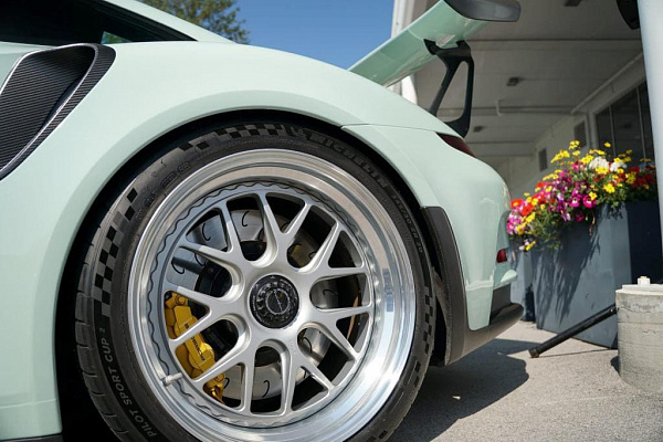 Фото дисков Brixton Forged TR08 Сатиновый лак на Porsche 911 VII