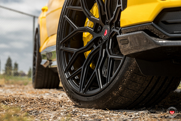 Фото дисков Vossen S17-01 Черный сатин на Lamborghini Urus