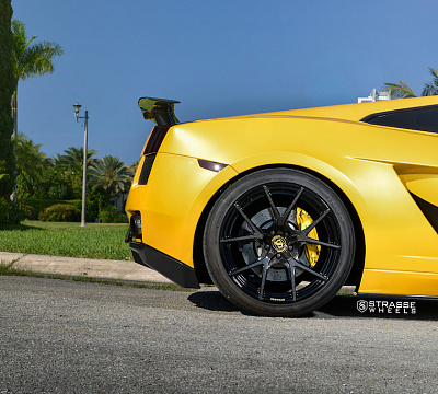 Фото дисков Strasse Wheels SM5R Deep Concave Monoblock на Lamborghini Gallardo