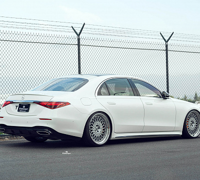 Фото дисков HRE 501 на Mercedes-Benz S-Class (W223)