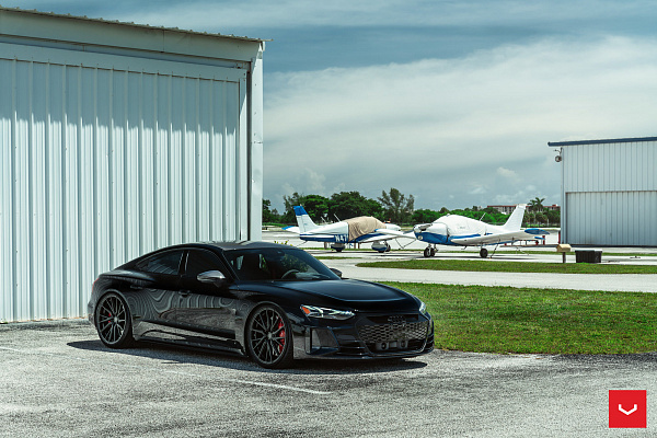 Фото дисков Vossen HF-4T Черный сатин на Audi E-tron GT
