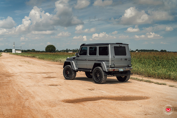 Фото дисков Vossen LC3-01 Черный глянец на Mercedes-Benz G-Class III