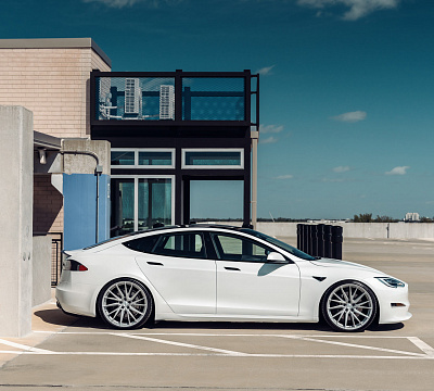 Фото дисков Vossen HF-4T на Tesla Model S