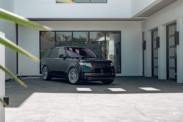 Фото дисков Vossen UV-5 Глянцевый лак на Range Rover V
