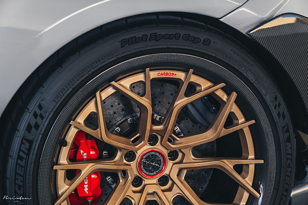 Фото дисков Brixton Forged PF10 Сатиновое темное золото на McLaren 720S