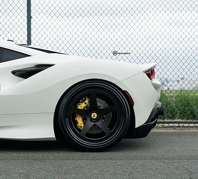 Фото дисков 1886 Wheels S005 на Ferrari F8
