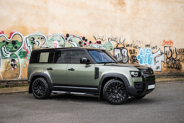 Фото дисков Kahn Kahn RS Черный сатин на Land Rover Defender II
