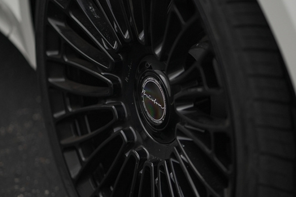 Фото дисков Brixton Forged LX01 Черный глянец на Rolls-Royce Cullinan