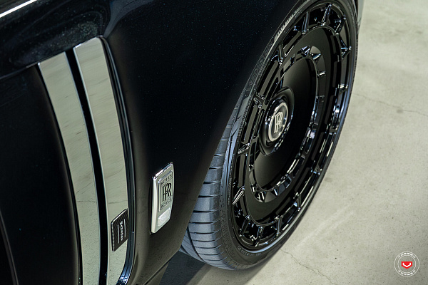 Фото дисков Vossen LC3-11 Черный глянец на Rolls-Royce Phantom