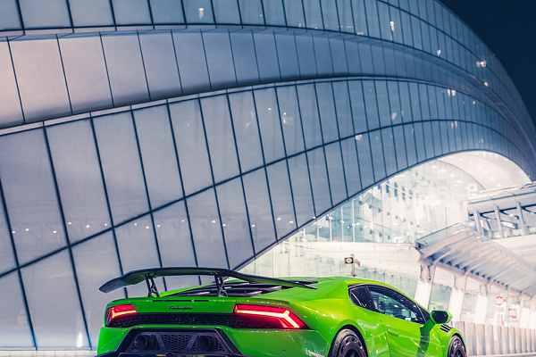Фото дисков Brixton Forged PF7 Aerotech Глянцевый графит на Lamborghini Huracan