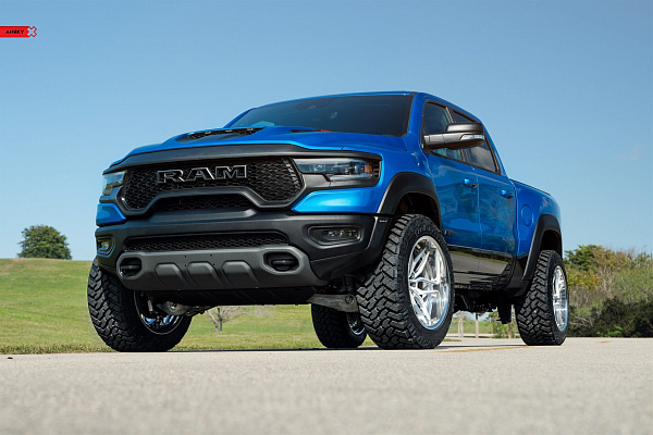 Фото дисков Anrky AN36 Сатиновый лак на Ram 1500 V