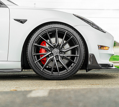 Фото дисков Vossen HF-4T на Tesla Model 3