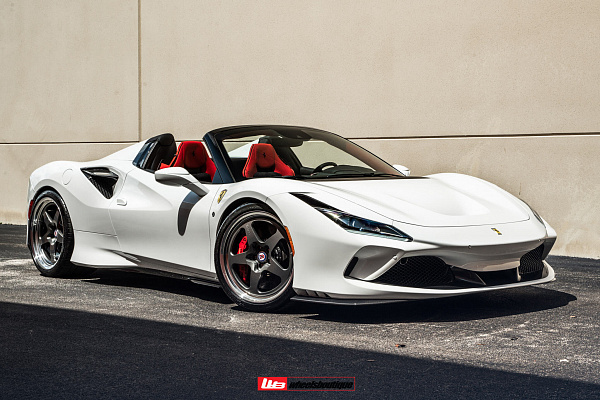 Фото дисков HRE 527 Глянцевый графит на Ferrari F8