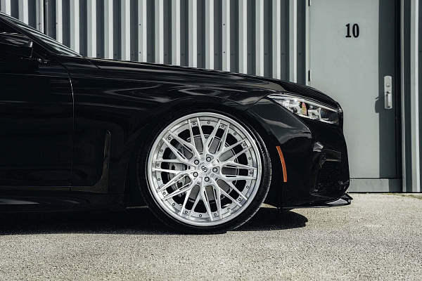 Фото дисков Strasse Wheels SV10M-RS Deep Concave FS Глянцевый лак на BMW 7 (G11/G12)