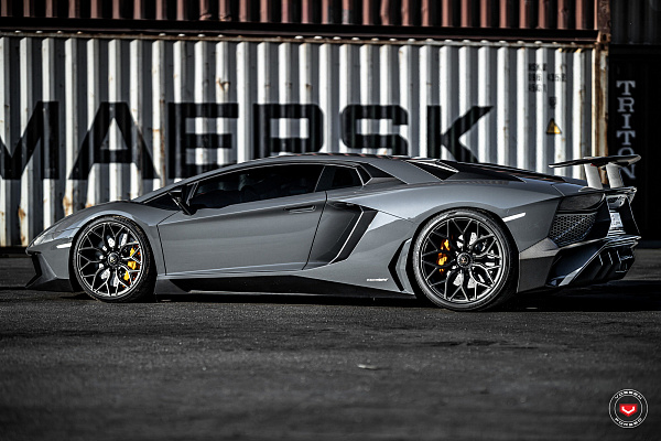 Фото дисков Vossen S17-01 Черный сатин на Lamborghini Aventador