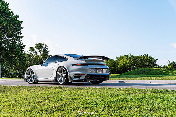 Фото дисков Anrky RS5.2 Белый глянец на Porsche 911 VIII
