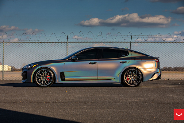 Фото дисков Vossen HF-2 Сатиновый графит на Kia Stinger