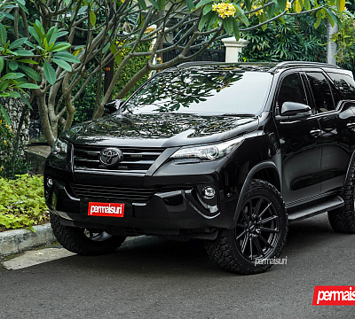 Фото дисков Vossen HF6-1 на Toyota Fortuner II