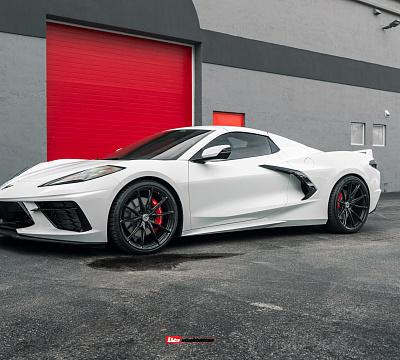 Фото дисков HRE P104SC на Chevrolet Corvette C8
