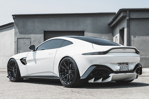 Фото дисков Brixton Forged WR3.2 Черный глянец на Aston Martin Vantage 4