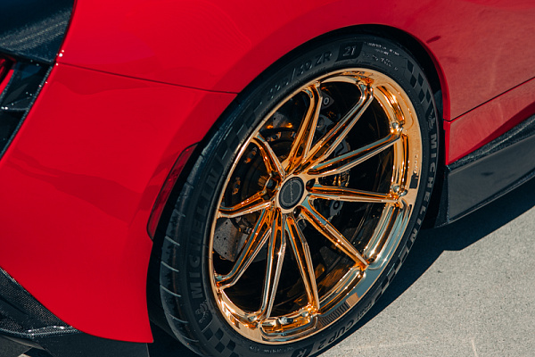Фото дисков Brixton Forged R11-RS Глянцевое золото на Ferrari F8