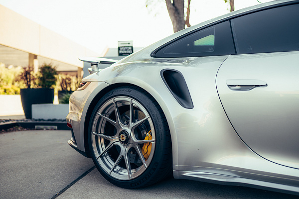 Фото дисков Strasse Wheels SM5 Deep Concave Duoblock Сатиновый темный лак на Porsche 911 VIII