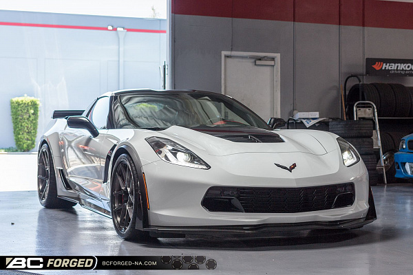 Фото дисков BC Forged EH181 Глянцевый темный лак на Chevrolet Corvette C7