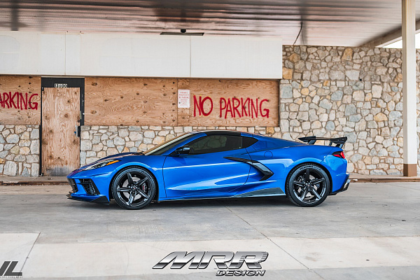 Фото дисков MRR F23 Черный глянец на Chevrolet Corvette C8