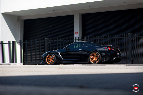 Фото дисков Vossen CG-202 Глянцевая медь на Nissan GT-R